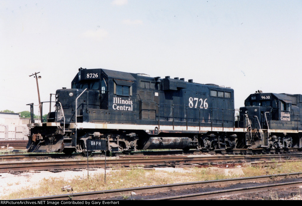 IC GP11 #8726 - Illilnois Central